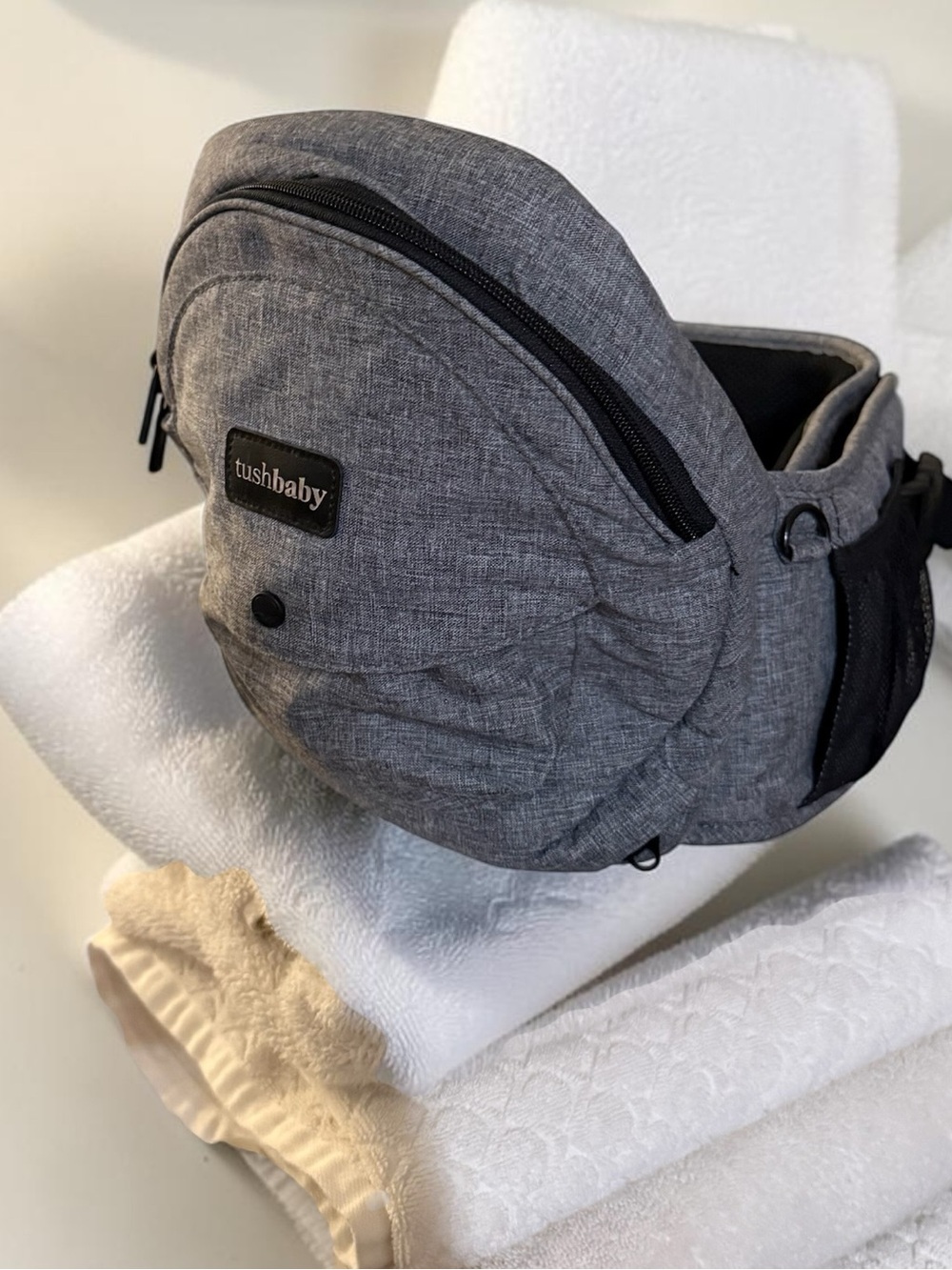 Tushbaby Hip Seat Carrier – Heather Grey | 0-3Y | 5-Pocket Storage